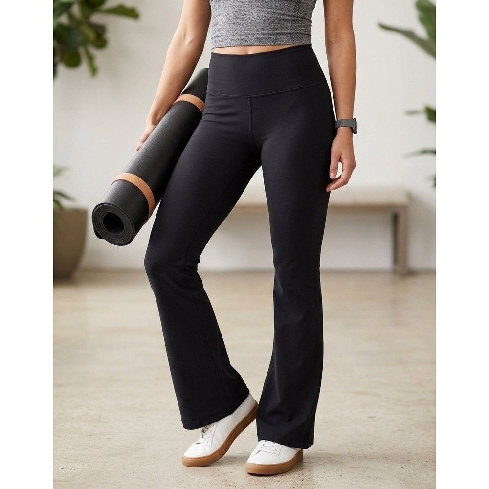 Lululemon Groove Super High Rise Flared Pants Women 10 (29x33) Black Legging